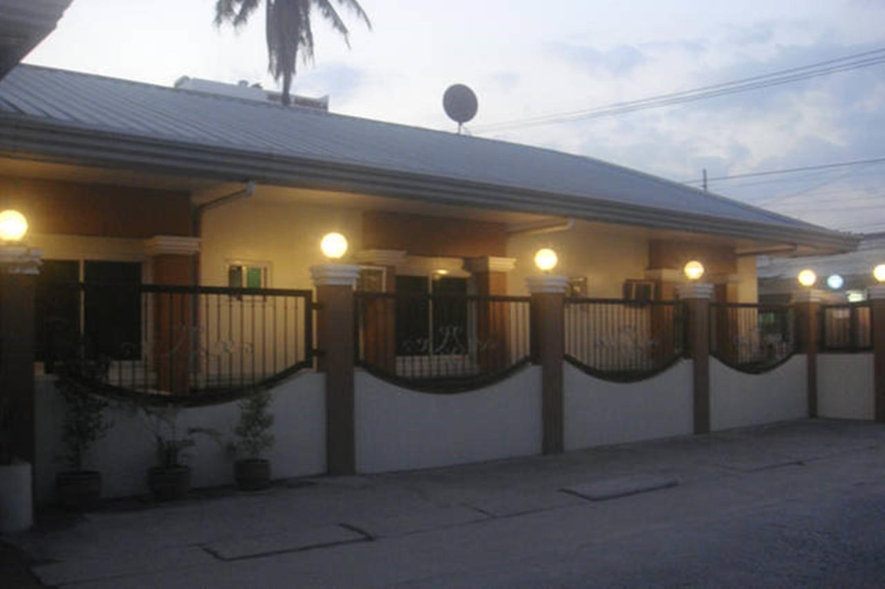 אנגלס Balibago Villa Hotel מראה חיצוני תמונה