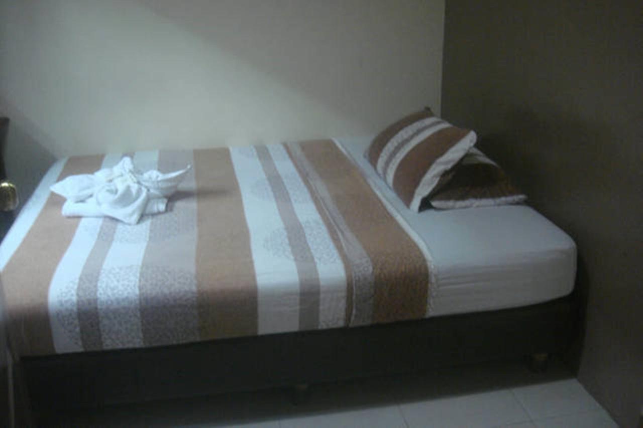 אנגלס Balibago Villa Hotel מראה חיצוני תמונה