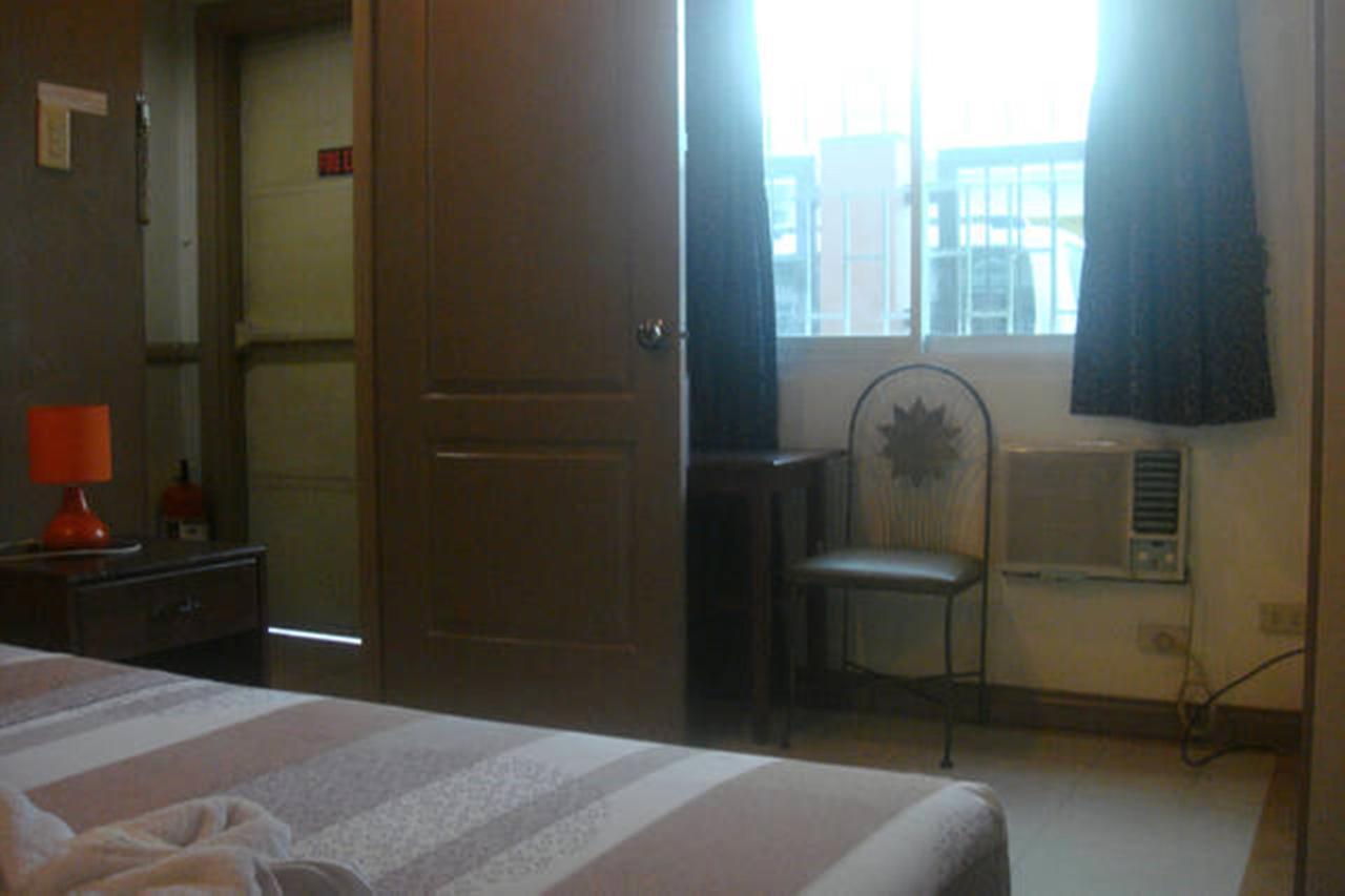 אנגלס Balibago Villa Hotel מראה חיצוני תמונה